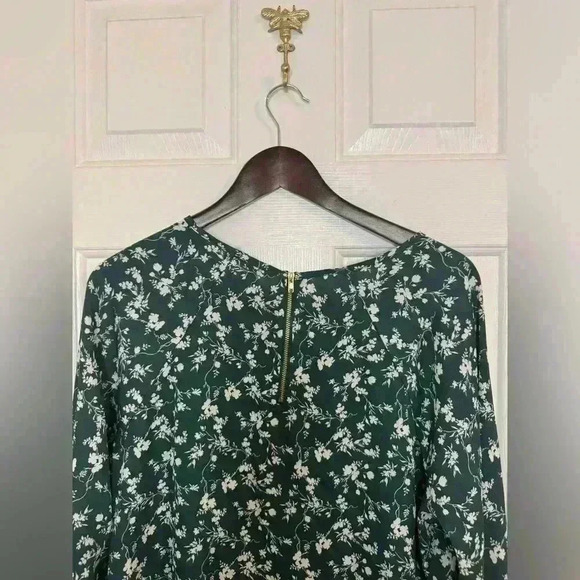 PAPERMOON, size large blouse, good used condition, key hole sleeves - Picture 2 of 4